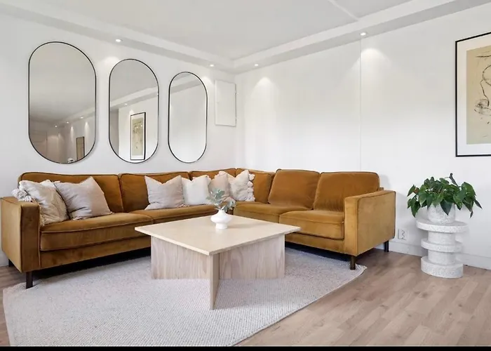 Spacious And Close To The Center *